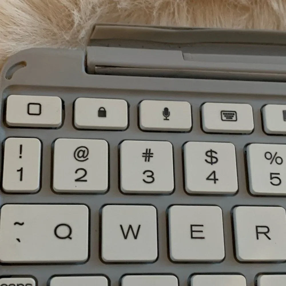 ZAGG Book Keyboard‎ and Case for iPad mini 2 or 3 White Silver